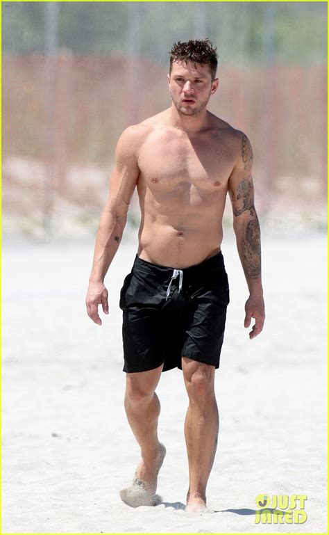 Ryan Phillippe Goes Shirtless And Hes In His Best Shape Ever Photo 3132031 Bikini Ryan