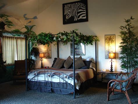 27 jungle theme bedroom ideas. Style 31: Jungle Fantasy | Bedroom themes, Jungle bedroom ...