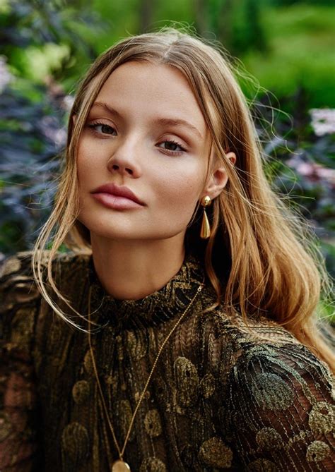 Magdalena Frackowiak Embraces Effortlessly Glam Looks In Elle Poland