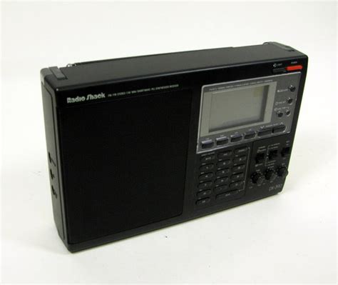 Radio Shack Dx 390 Amfm Stereo Shortwave Receiver And Antenna Ebay