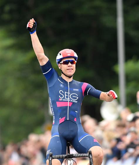 Dutch cyclist fabio jakobsen was taken to hospital after a crash at the finish of the tour of poland stage in katowice. Fabio Jakobsen prolongeert titel: 'Dit keer de sterkste én ...
