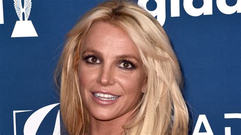 Britney Spears Admits She Loves Posting The Same Selfie Over And Over