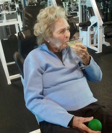 The 20 Funniest Gym Pictures Ever Gallery