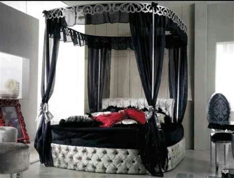 Teak wood royal round wooden double bed, for home, hotel etc.,. 22 ROUND SHAPED BEDS TO GIVE A COZY LOOK TO THE ROOM ...