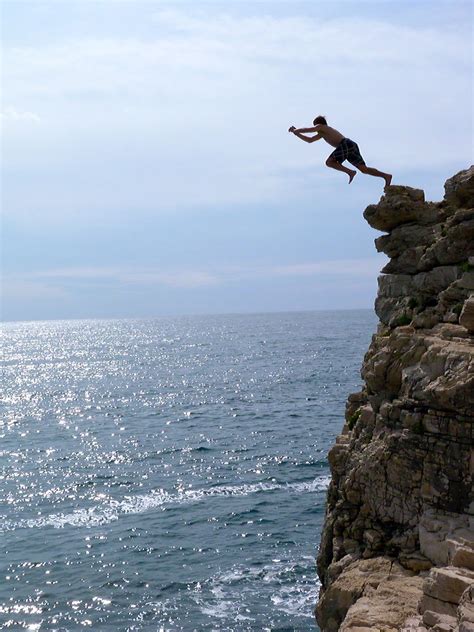 Cliff Jumping Cartaz