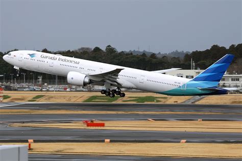 Garuda Indonesia Boeing 777 300er Takeoff At Narita Aeronef