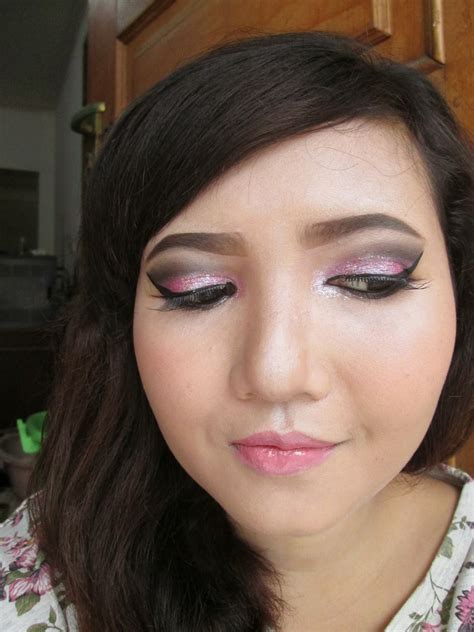 Thefemmesbeaute Dramaticsparkeflirty Makeup Look