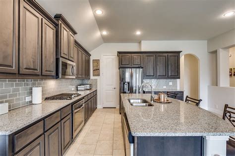 In fact, buying kitchen cabinets online is a fairly simple process and it also eliminates a lot of the inconvenient appointments associated with visits to local kitchen dealerships or big box stores. Embedded | Home projects, Kitchen cabinets, Home decor