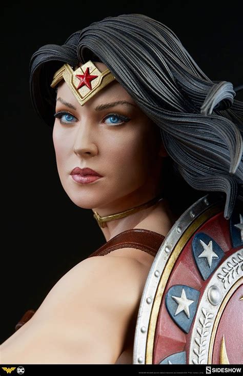 Wonder Woman Premium Format Comic Book Estátua Sideshow Collectibles da Mulher Maravilha