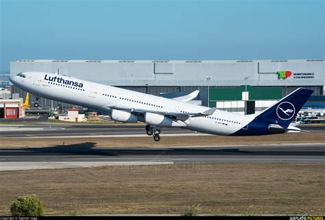D Aigx Lufthansa Airbus A340 300 At Lisbon Photo Id 1243292