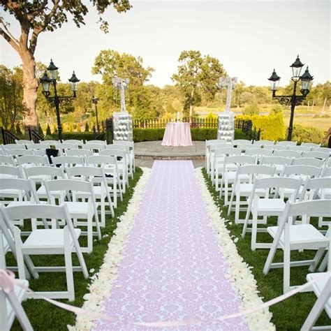 Brooke keegan of brooke keegan weddings and events in newport beach, california, says there are two key points to consider when selecting an outdoor aisle runner. Beach Wedding Aisle Runner - Wedding and Bridal Inspiration