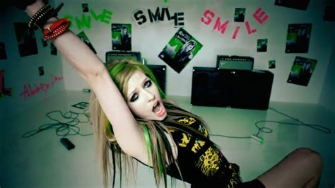 Smile Avril Lavigne Image 24365740 Fanpop
