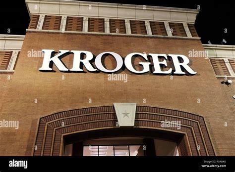 Kroger Grocery Store At Night Kroger Sign On Wall In Front Of Store