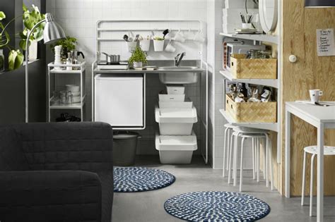 Space saving ideas for small kitchens can help expand small spaces and turn small kitchens into functional and attractive interiors without major renovations. 31 space-saving ideas for small kitchens | loveproperty.com