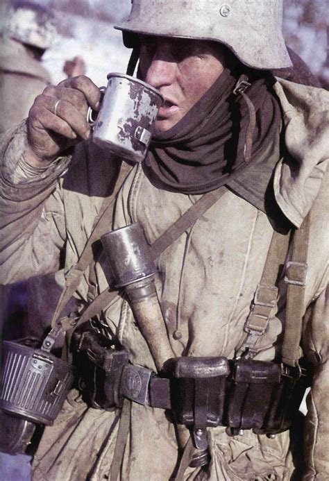 Contact information on wwii german soldiers, various units, matters of importance to family members or relatives, and details. Not found. | Guerre mondiale, 2eme guerre mondiale, Images ...