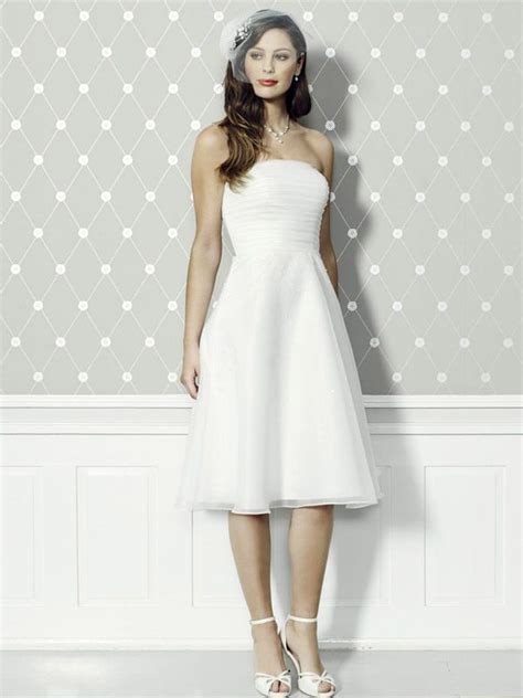 Das passende brautkleid für deinen großen tag finden. Diamonds by Lilly Brautkleider | Kleid hochzeit ...