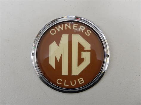 Vintage Automotif Mg Owners Club Dark Red Version Car Badge Catawiki