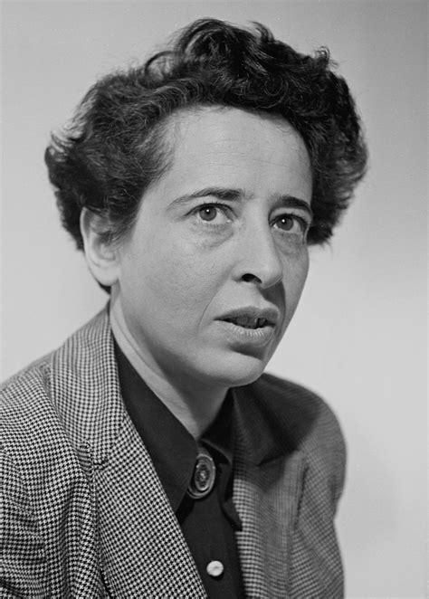 Para A Filosofa Hannah Arendt A Singularidade Humana é Demonstrada