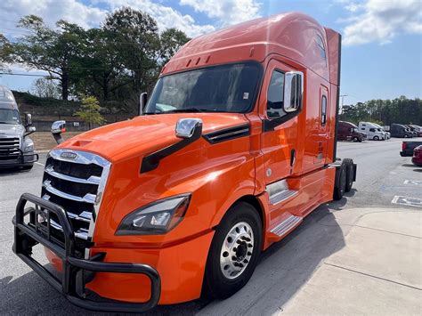 2020 FREIGHTLINER CASCADIA 126 - Vanguard Truck Centers