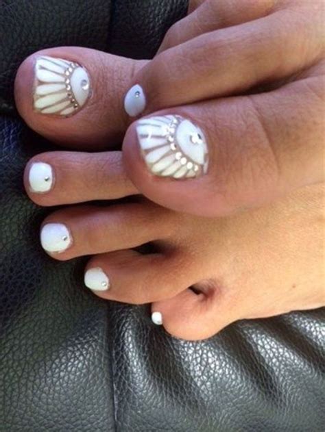 Pure White Polished Toenail Art Feet Nails Toe Nails Pretty Nails