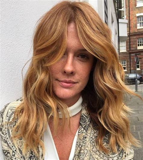 Ombre wavy hair is one of the best hairstyles for long faces. 60 Super Chic Hairstyles For Long Faces To Break Up The Length