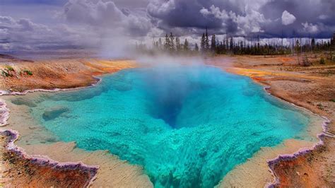The Deep Blue Hole Yellowstone National Park Wyoming Earth Pics