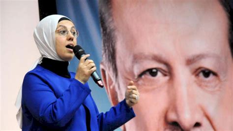 Dallas texas üniversitesi bilgisayar mühendisliğini bitirdi. Ravza Kavakçı'nın Mercedes yalanı böyle ortaya çıktı ...