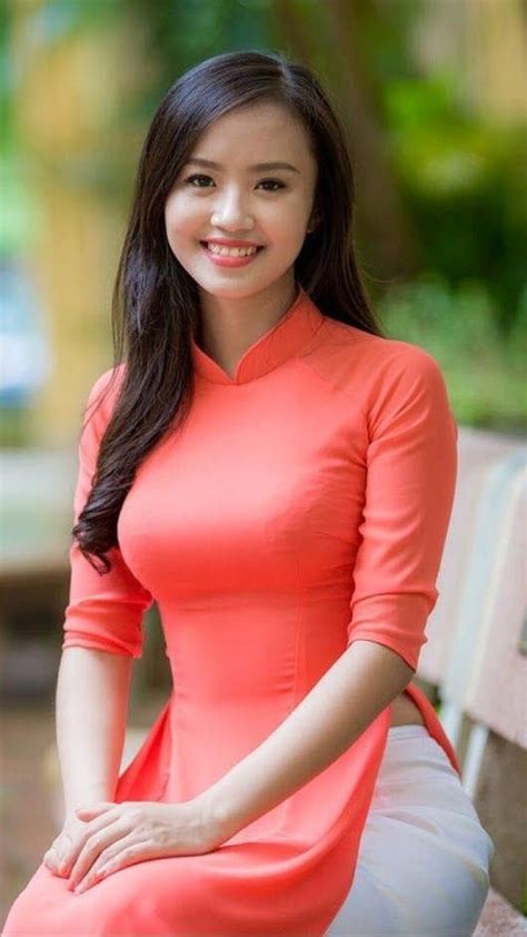 Pretty Asian Beautiful Asian Women Vietnamese Traditional Dress Traditional Dresses Ao Dai