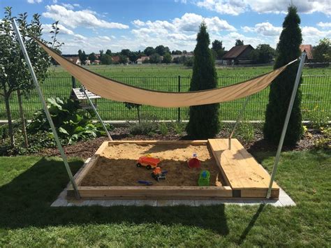 Ob mit dach oder deckel: Sandkasten mit Sonnensegel als Überdachung | Sandkasten ...
