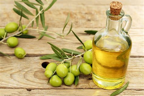 Olive Oil An Oil With Healthiest Fat Healthyliving From Nature