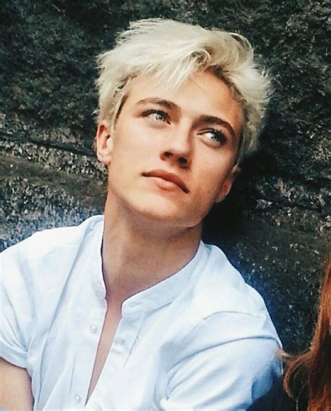 Lucky Blue Smith Orang Gambar Gaya Pria