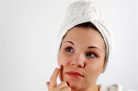 How To Get Rid Of A Big Blackhead That Hurts