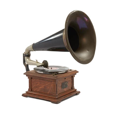 Victor Phonograph | Witherell's Auction House