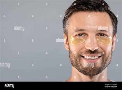 Man With Eye Patch Hi Res Stock Photography And Images Alamy