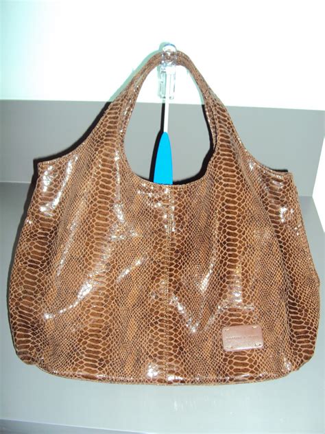 Shop over 150 top charles & keith shoulder bags and earn cash back from retailers such as charles & keith all in one place. I Luv Bags Lots: Charles & Keith - Brown shoulder bag