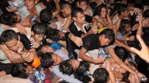 Eyewitness Cambodia Stampede Bbc News