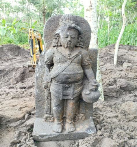 Penemuan Arca Dan Batuan Candi Peninggalan Mataram Kuno Hindujogja Com