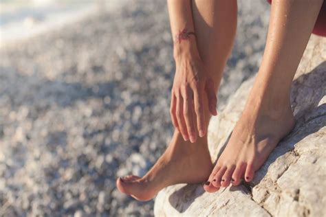 How Should You Treat Chronic Foot Pain