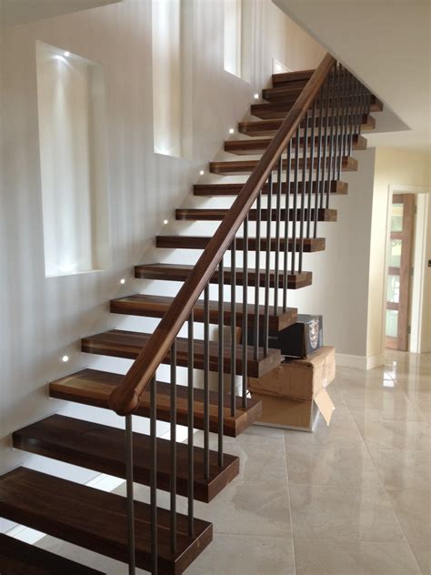 From glass panels to wrought iron balusters, there are many stair railing options. Decor: Winsome Contemporary Stair Railing With Brilliant ...