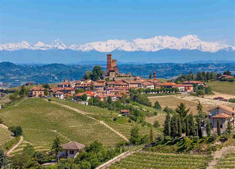 Best Views Towns And Things To Do In The Italian Alps Mountains Thrillist