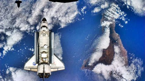 One Of The Most Beautiful Images Of The Space Shuttle