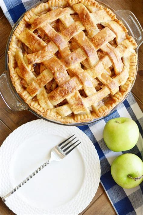 Spoon the apple mixture into pie pan and dot with 2 tablespoons butter chopped into small pieces. Reader Favorite Recipes of 2016 | Apple recipes, Paula ...