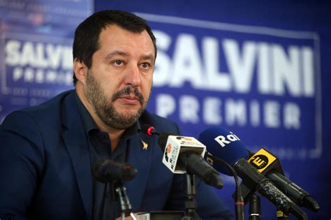 Spain coastguard rescues more than 200 refugees crossing mediterranen. Salvini: "Orgoglioso di essere capolista anche in Calabria ...