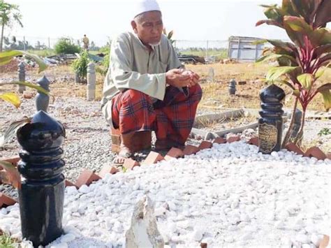 Ini cara untuk kita berbakti pada arwah. "Nak Lihat Wajah Orang Yang Pukul Anak Saya." Doa Ibu Bapa ...