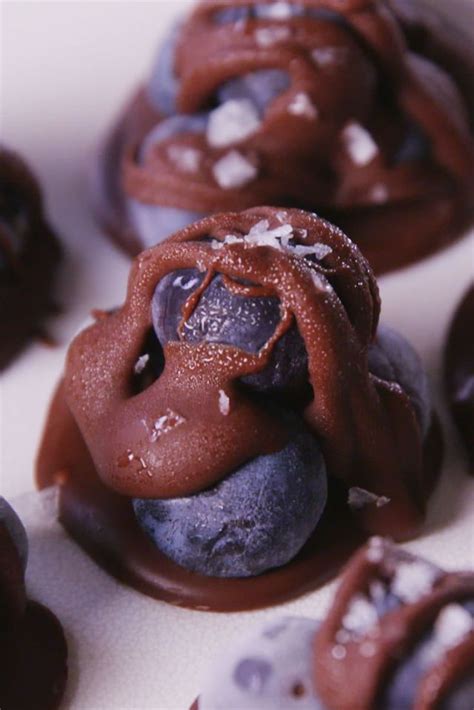 Don't let dessert's bad reputation discourage you. Chocolate Blueberry Clusters | Recipe | Blueberry desserts, Low calorie desserts, Delicious desserts