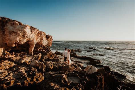 If you're looking for the perfect gift idea for the western australia capital, you'll find a great range of online gift vouchers, gift hampers and experience gifts from our online gift store at gift it now. Pre Wedding Photos Perth | Perth Wedding Photographers | Steph & Pete