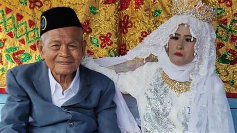 Bermodalkan Rp5 Juta Kakek 103 Tahun Nikahi Gadis Sulawesi Selatan