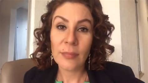 Deputada federal por sp, eleita a melhor deputada de 2019, gerente de. Diário do ES - Deputada Carla Zambelli chora e volta a ...