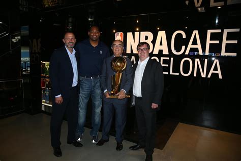 El Nba Café Barcelona Abre Sus Puertas Y Se Convierte En El Primero De