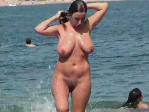 Bella Mamma Italiana Nuda In Spiaggia Amaporn